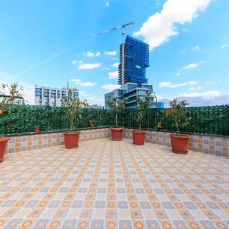 One-Bedroom Rooftop Skyline Central Hidden Gem In Tiranë Luaran gambar